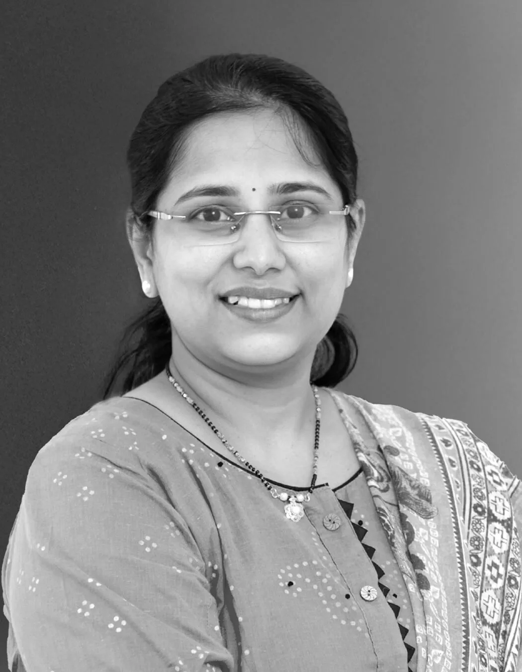 dr priyanka paradkar v